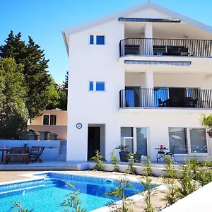 villa-vai.primorje-gorskikotar.com/