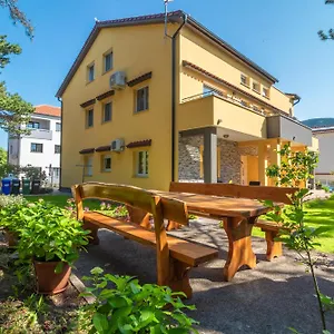 apartments-gracia.primorje-gorskikotar.com/