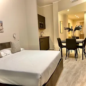 lomellini-1.hotelitalianriviera.com/